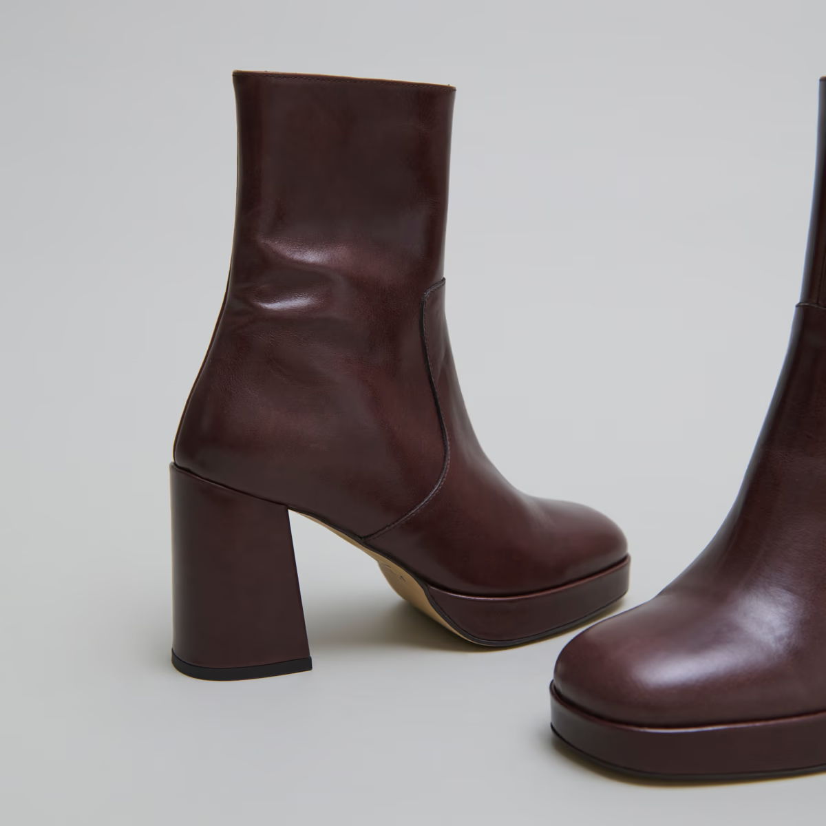 Boots à talons et bouts carrés