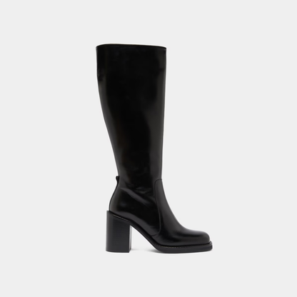 Bottes à talons débordants