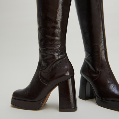 Bottes à talons et bouts carrés
