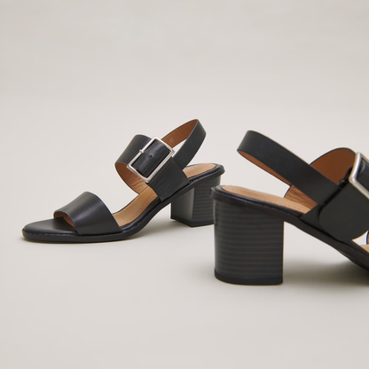 Sandales à talons et brides en cuir noir