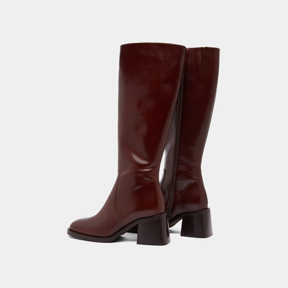 Bottes à talons et bouts carrés
