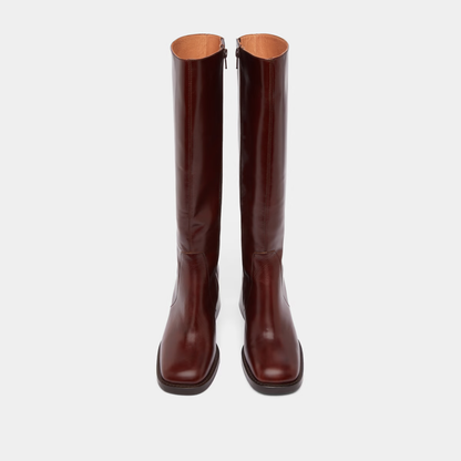 Bottes à talons et bouts carrés